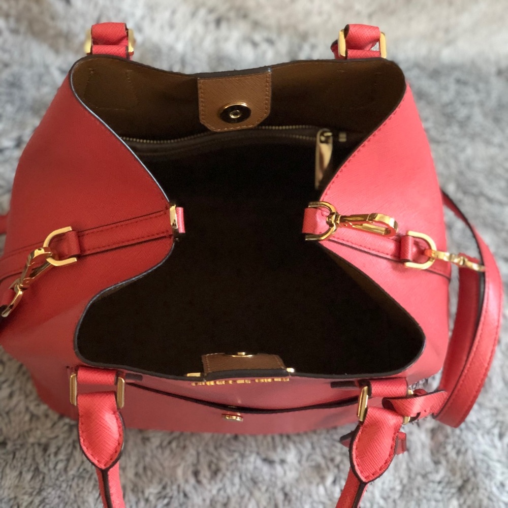 Micheal Kors Coral Greenwich Satchel Crossbody - Picture 6 of 7